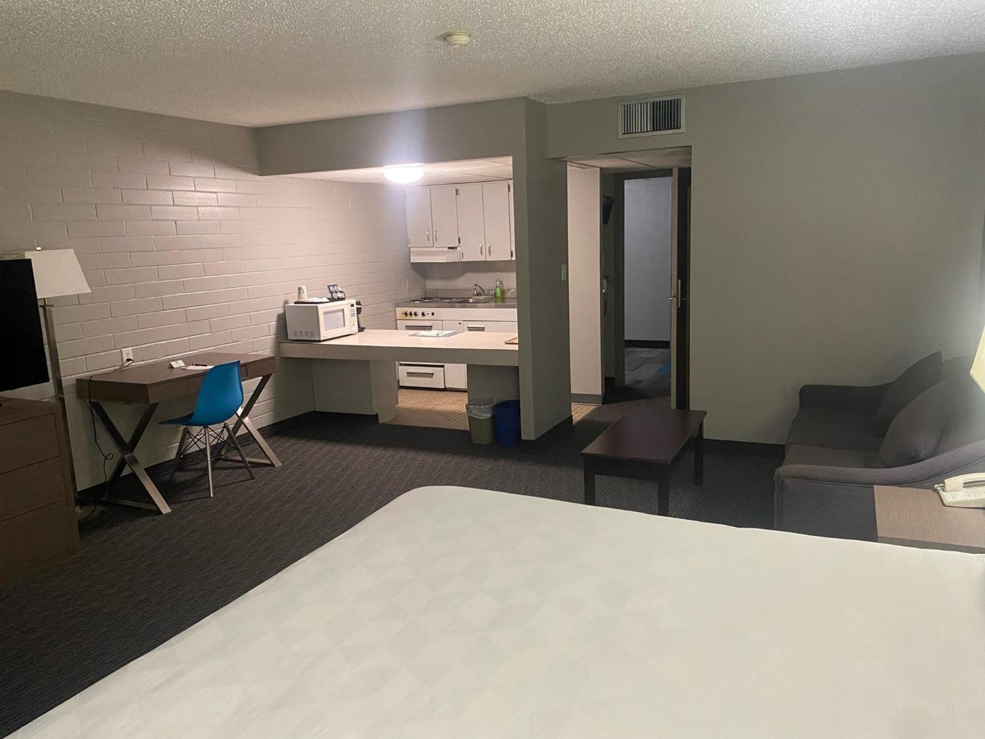 Travelodge By Wyndham غراند براري المظهر الخارجي الصورة